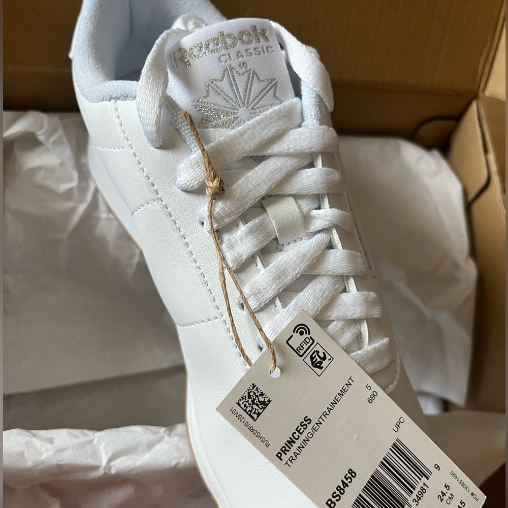 Reeboks - Picture 5 of 7